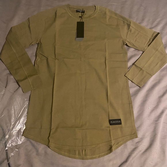 🔥HOT BUY! New long sleeve active top olive green color. More colors in closet. - Picture 1 of 10